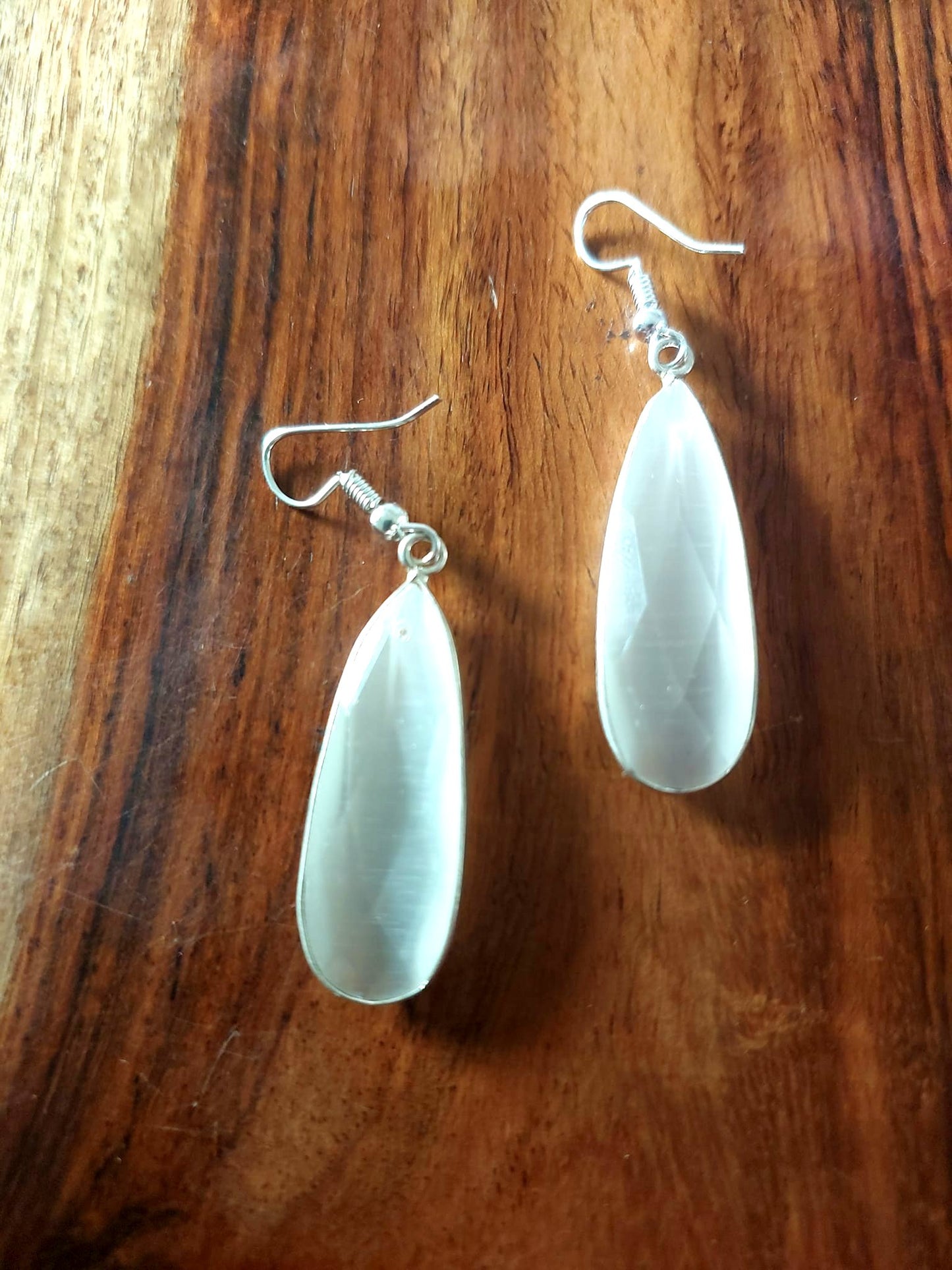 Fashion Jewellery Metal Earrings Dailywear Earrings Moon Quartz Natural Stone Dailywear Earrings