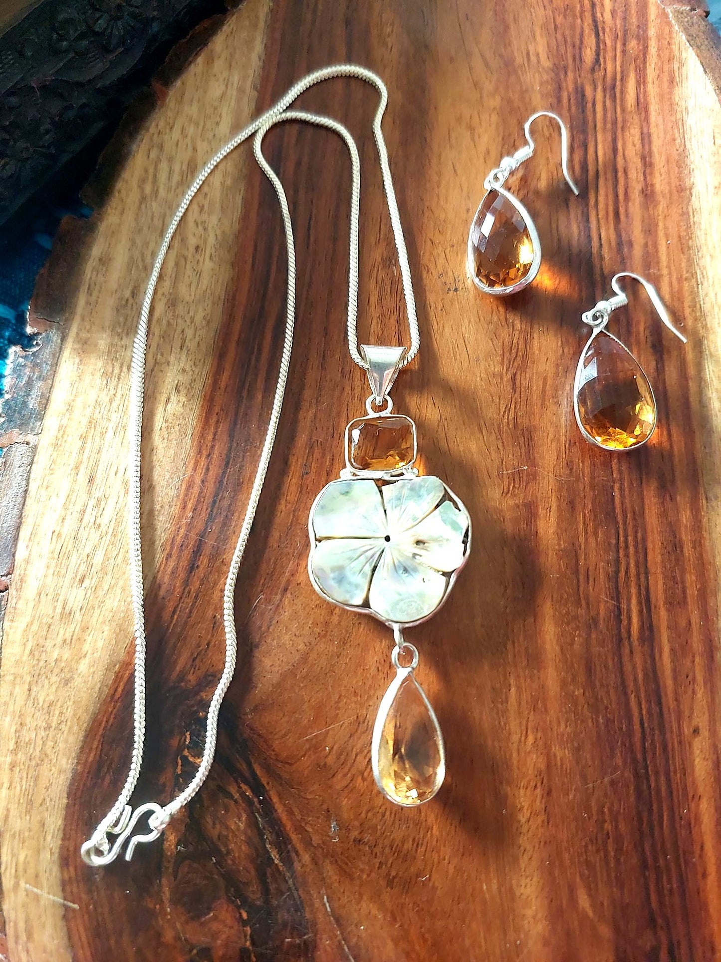 Fashion Jewellery Costume Jewellery Amber Cut Stone Pendent Set