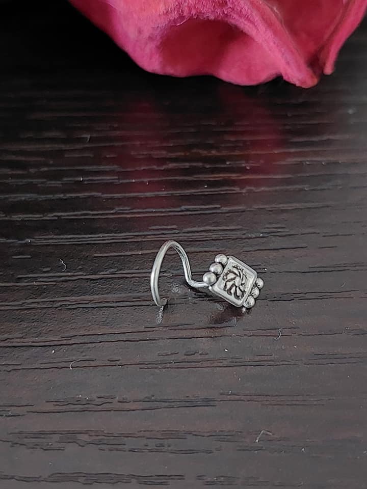 Sterling Silver JEwellery..Sterling Silver Diamond Shape Nosepin..Trendy..Nath