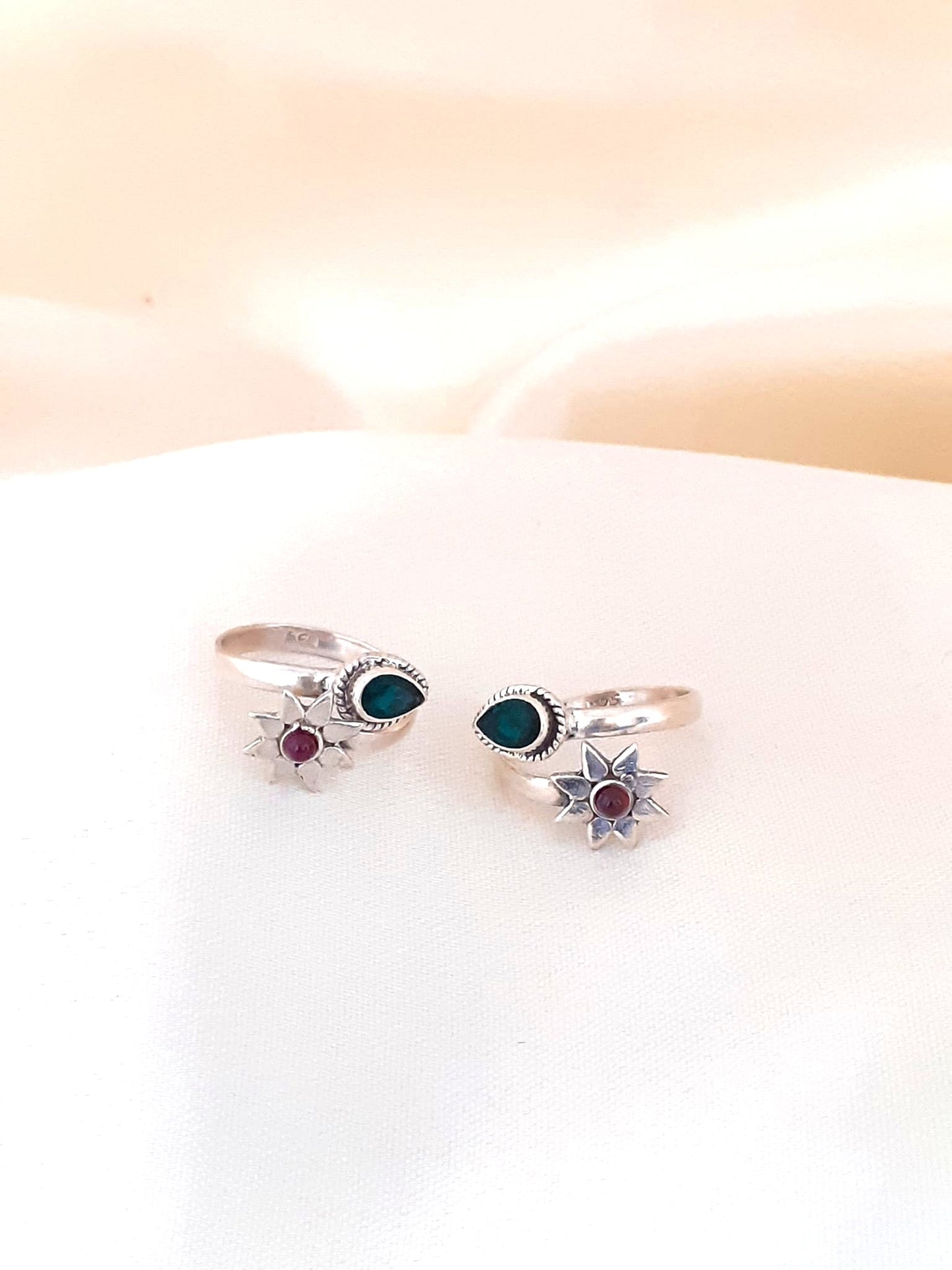 Sterling Silver Jewellery..Sterling Silver Toe Rings Silver Emerald and Ruby Studed Toe Ring Adjustable...Bichue