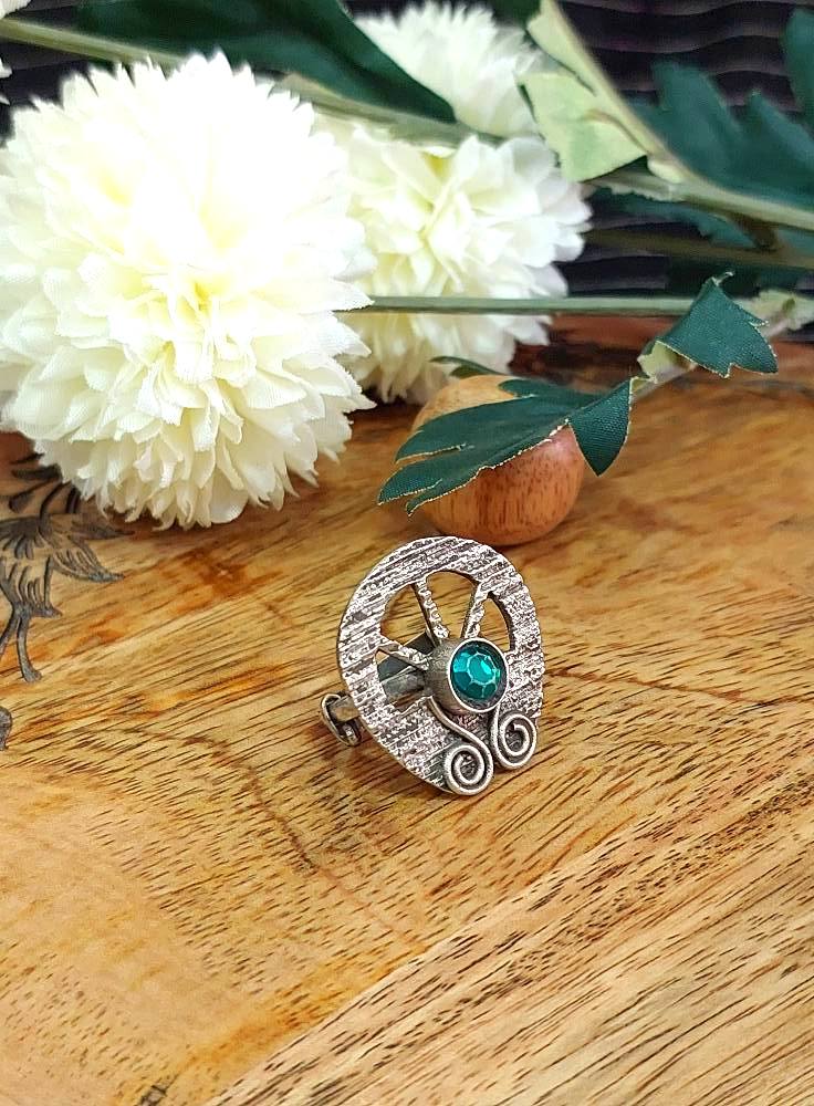 Sterling Silver Jewellery....Sterling Silver Finger Ring Silver Emerald Studed Vintage Finger Ring..Banjaran